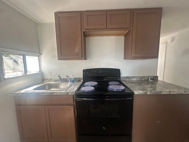 Building Photo - 4 Oleander Cir