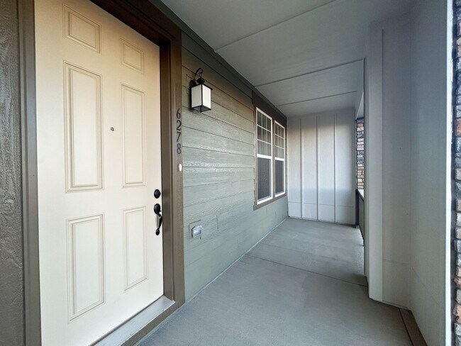 Building Photo - 6278 N Nepal Ct