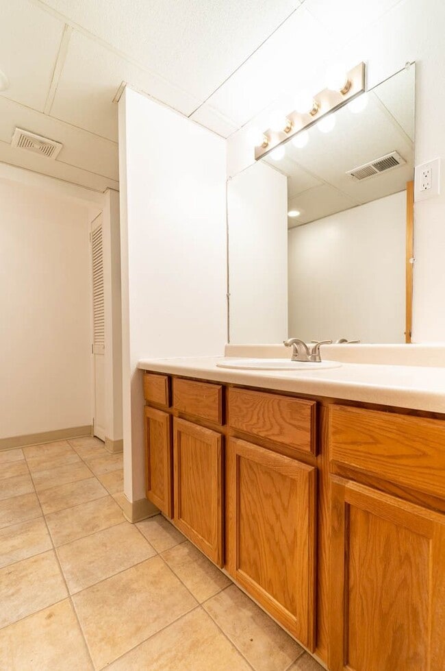 Building Photo - Remodeled home