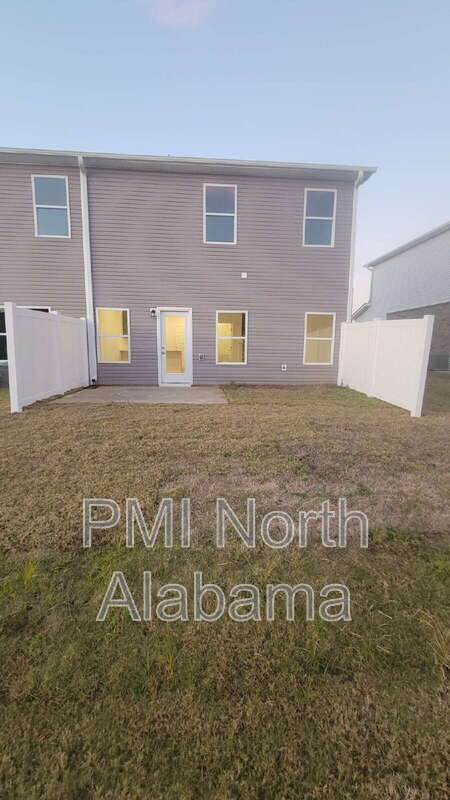 Building Photo - 7597 Discovery Pt Dr NW