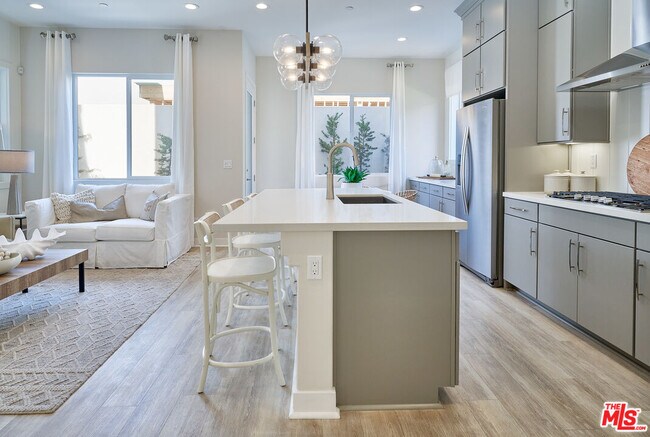 Building Photo - 525 Daniel Freeman Cir