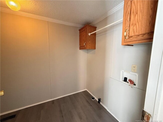 Building Photo - 150 Travis Dr