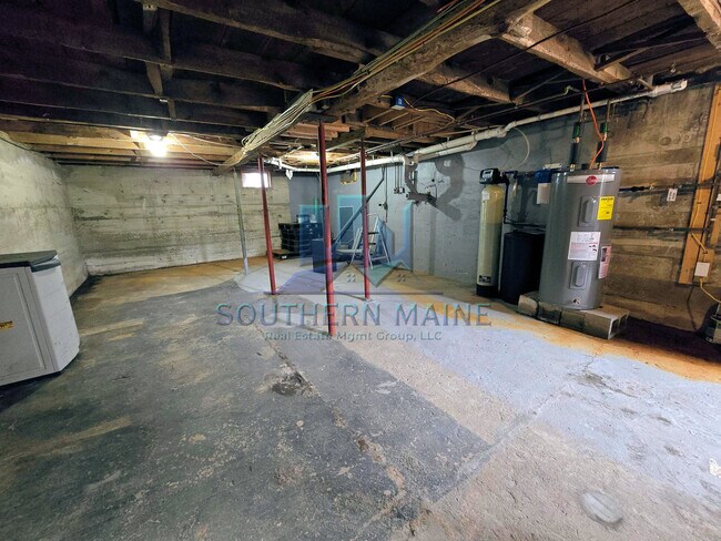 Building Photo - 392 Roosevelt Trail