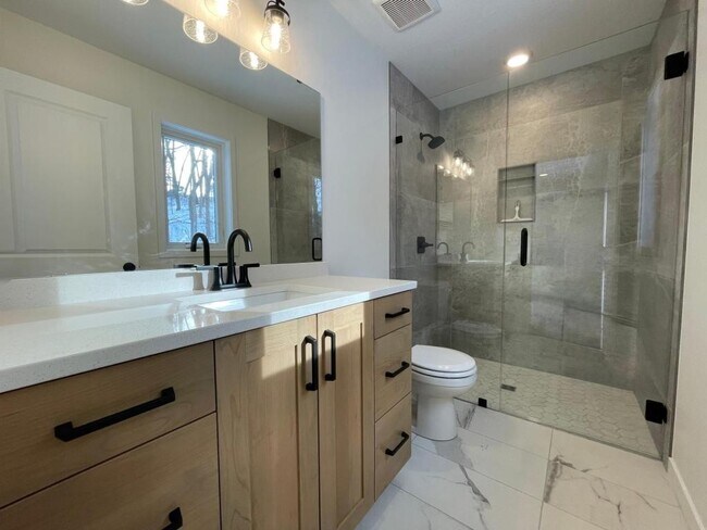 Building Photo - Rochester Rental