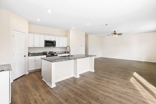 Building Photo - 5 Bed 3 Bath Home at Trails at Culebra sub...