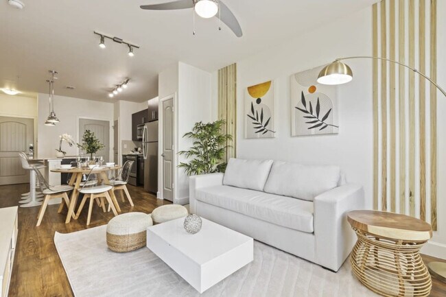 Building Photo - 5445 Town and Country Blvd