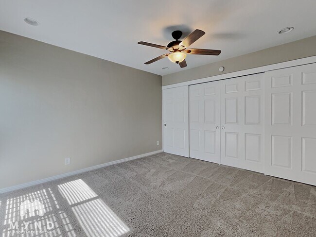 Building Photo - 930 S Dobson Rd