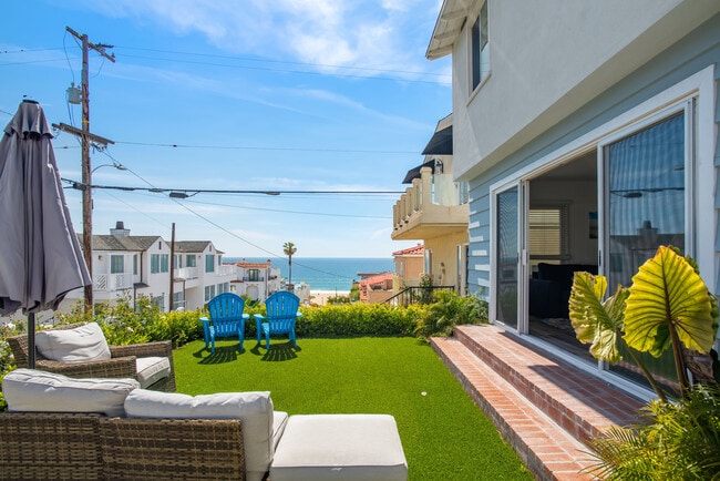 Building Photo - 221 2nd St