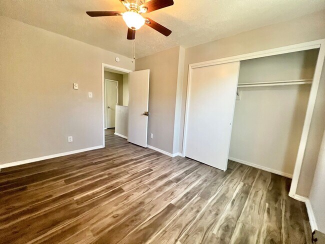 Building Photo - 183 Monte Largo Dr NE
