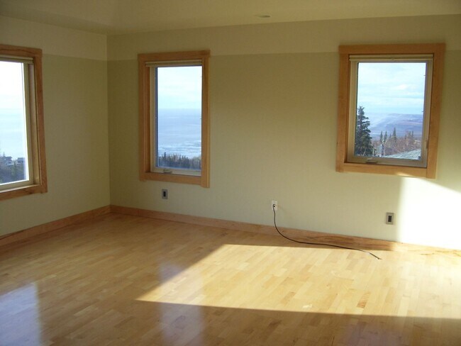 Building Photo - 6318 Romania Dr