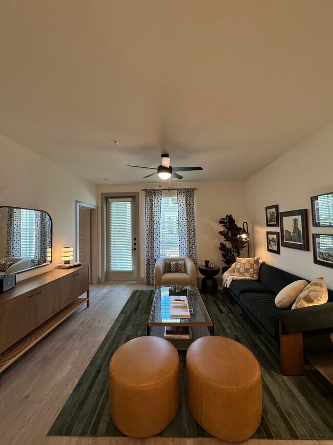 Building Photo - 5400 Haltom Rd