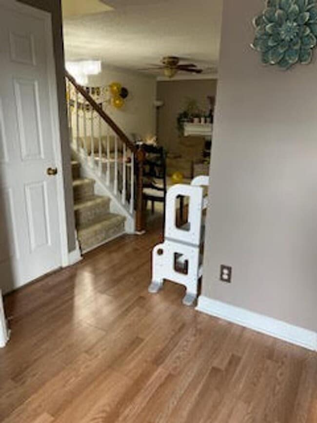 Building Photo - Charming updated 3 bedroom and 2.5 bath Townhome in Adams Farm Greensboro