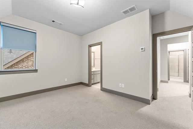 Building Photo - 7112 Royal View Dr