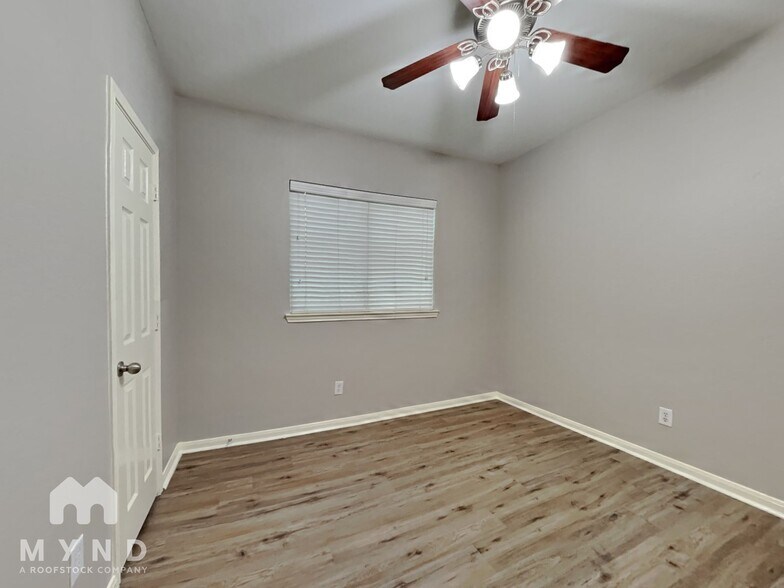 Building Photo - 3202 Black Ln