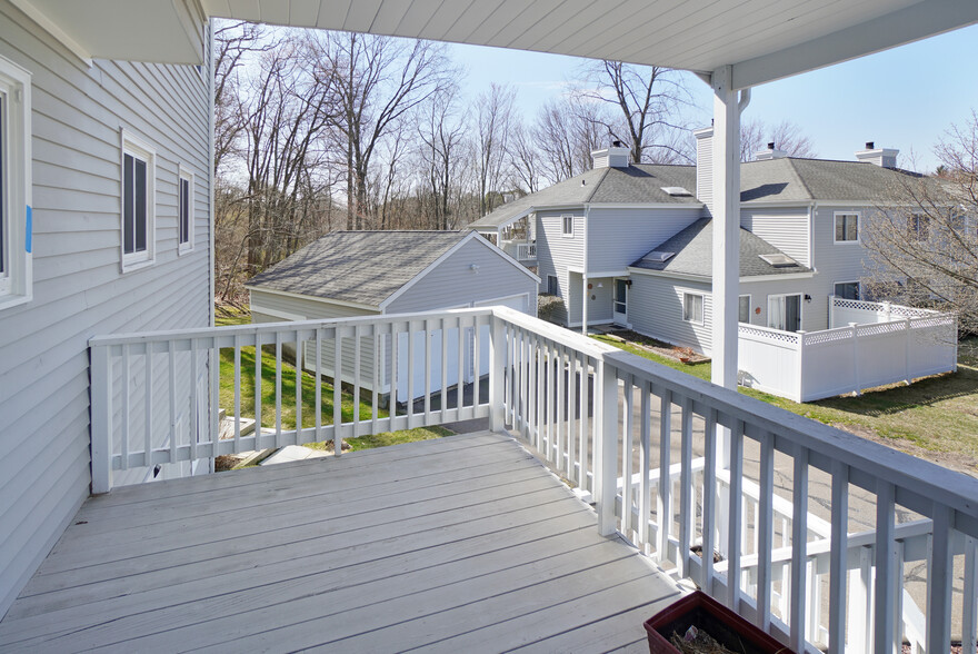Building Photo - 165 Pheasant Ln