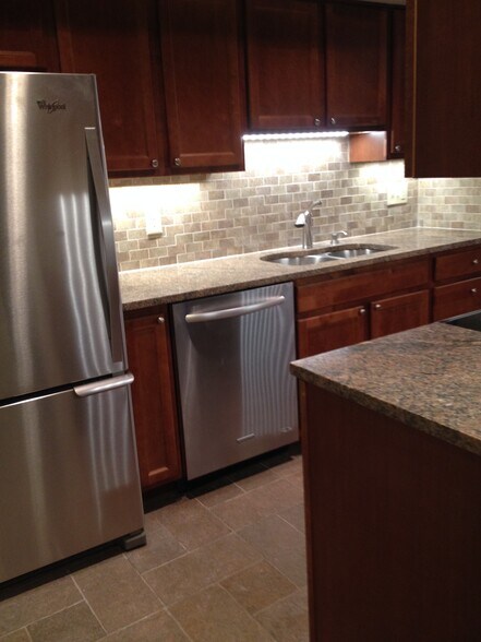 kitchen - 991 Manor Ln