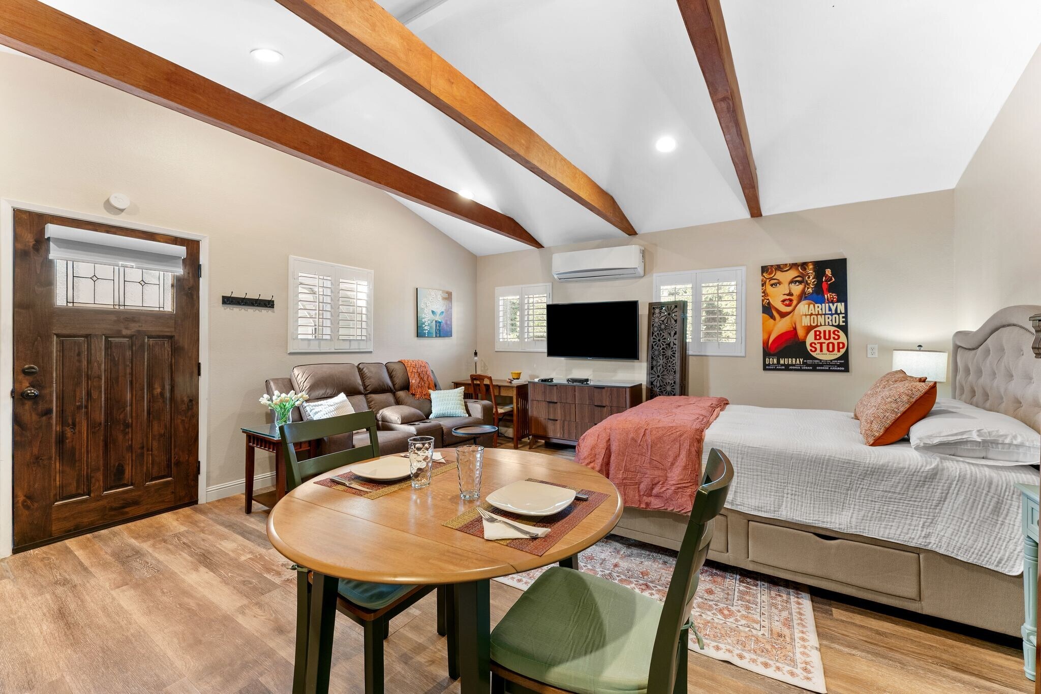 Building Photo - 7227 Fallbrook Ave