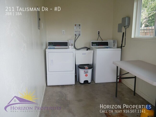 Building Photo - 211 Talisman Dr