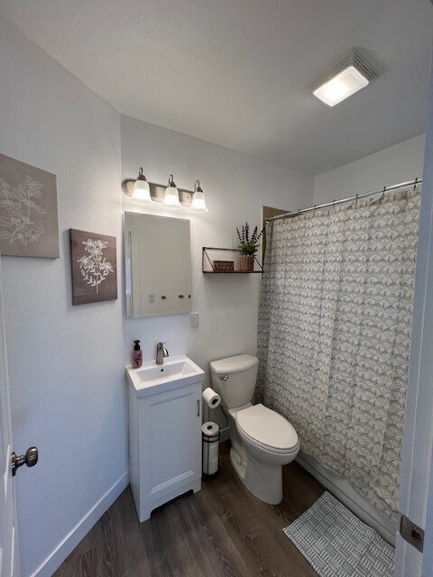 Unit 102 Master Bath - 320 W 4th St