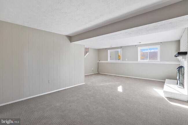 Building Photo - 10622 Cavalcade St