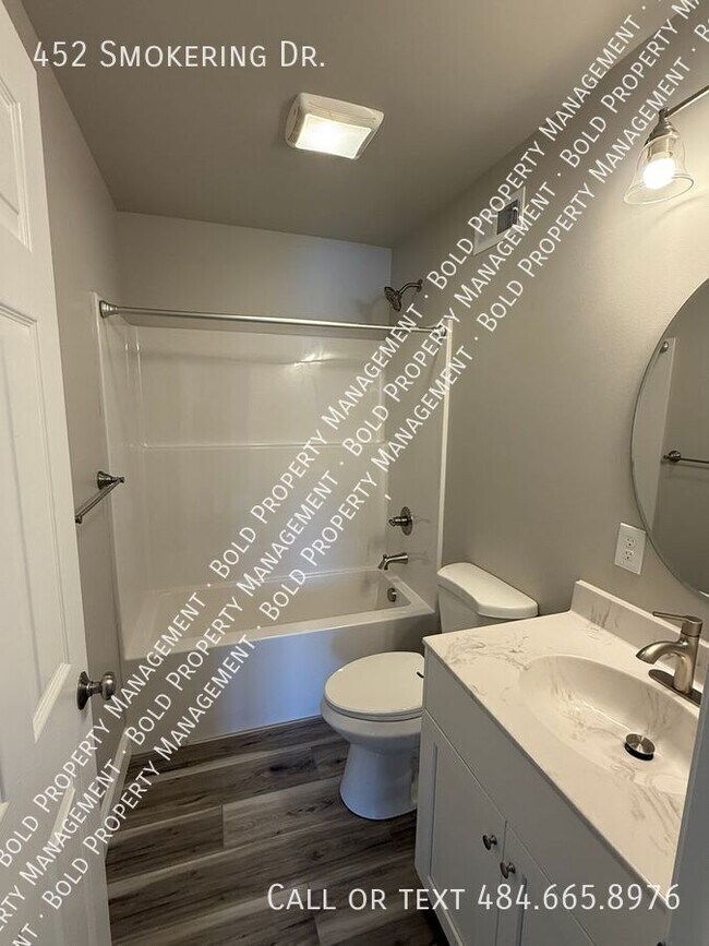 Building Photo - 452 Smokering Dr