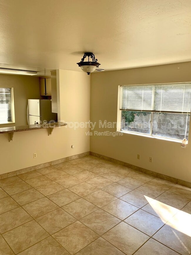 Building Photo - 830 Parcel St