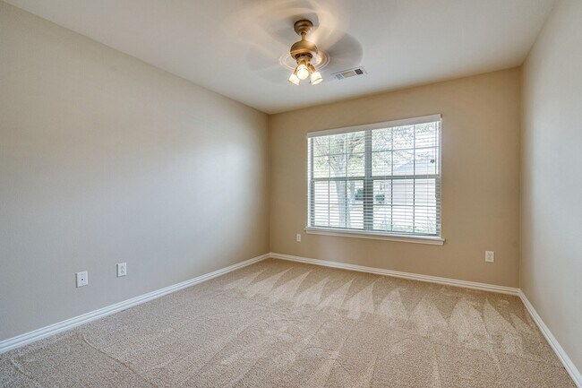 Building Photo - 9109 Perimeter Dr