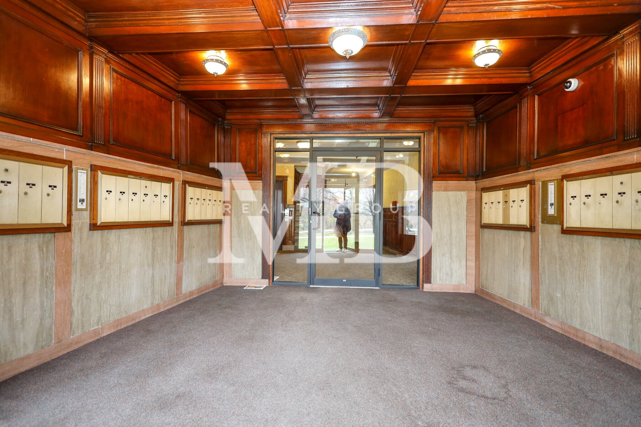 Building Photo - 11 Park Dr