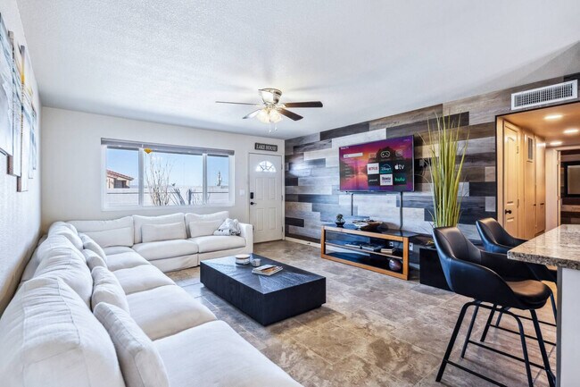 Building Photo - 2261 Sahara Dr