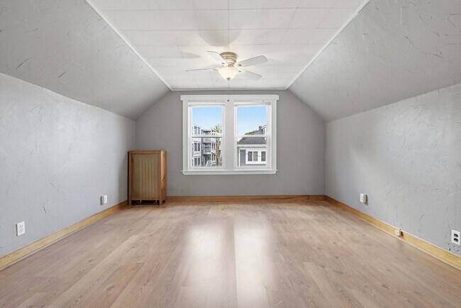 Building Photo - 5 Franconia St