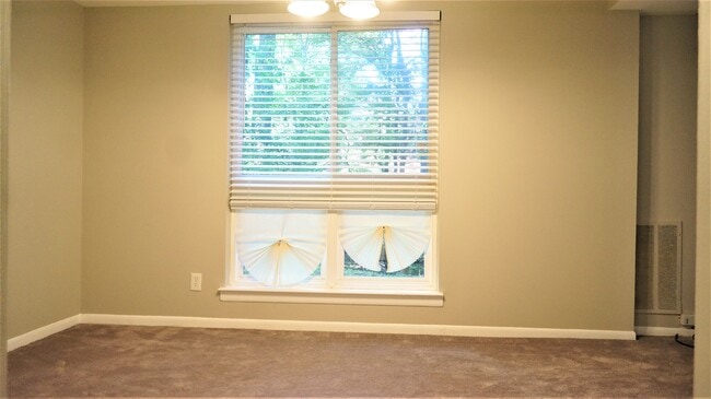 Building Photo - 11818 Breton Ct