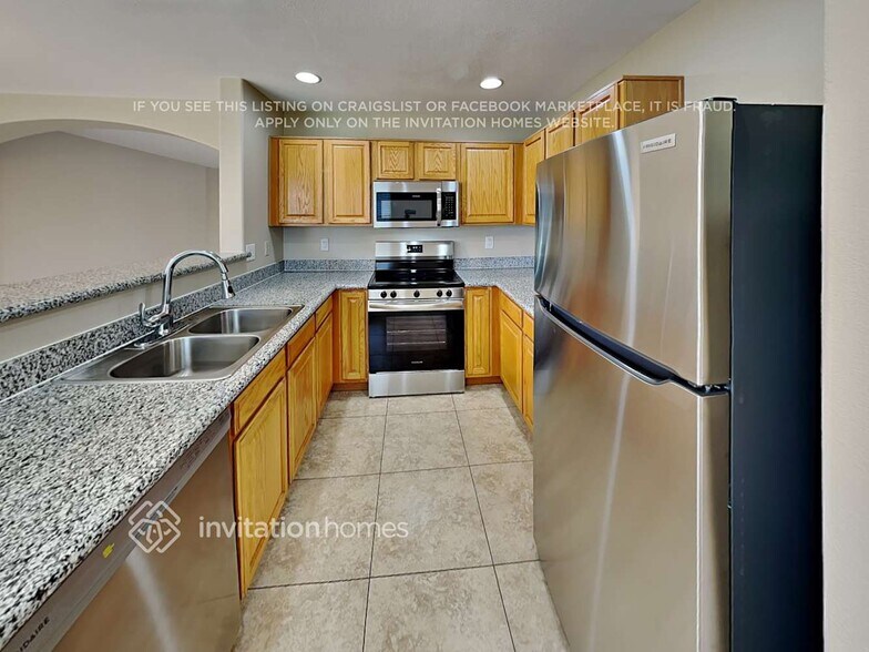 Building Photo - 8127 E Onza Ave