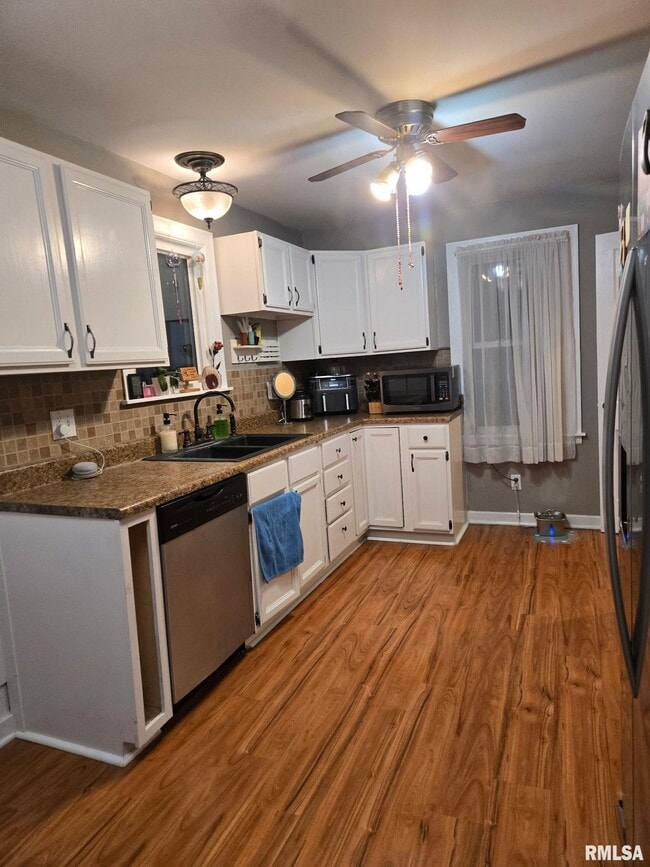 Building Photo - 815 Morris St