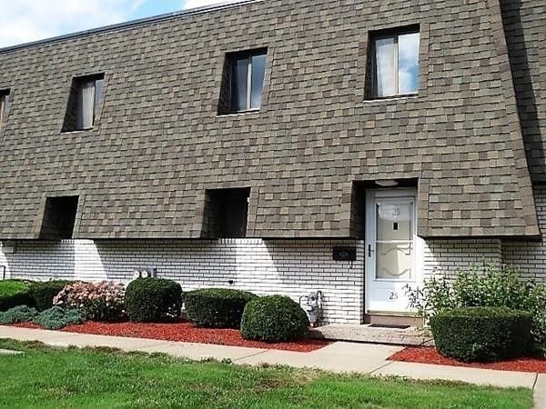 Building Photo - 25 Beekman Dr