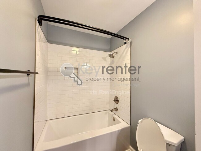 Building Photo - 4910 Bal Harbor Dr