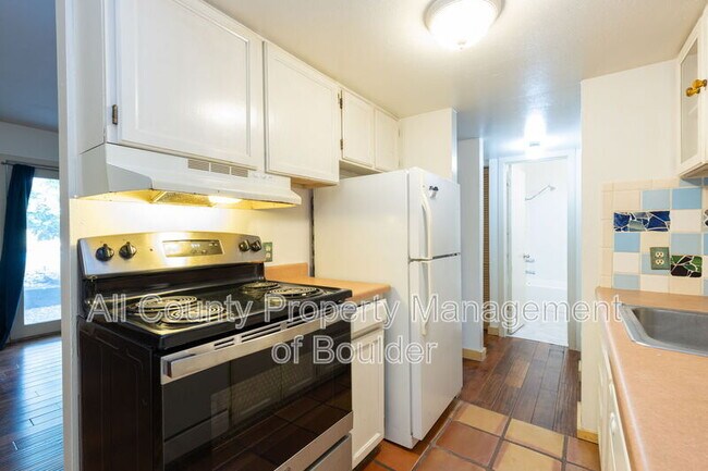 Building Photo - 1111 Maxwell Ave