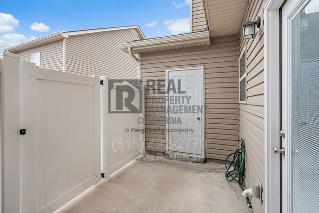 Building Photo - 1702 Sprucedale Dr