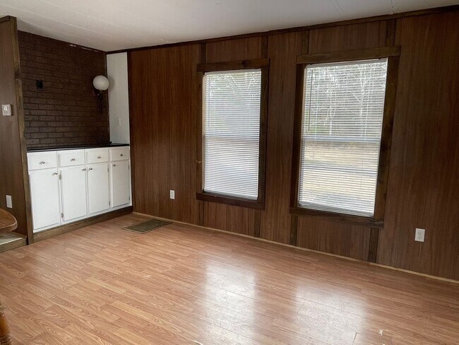 Building Photo - 2 BDRM 1.5 BA SINGLEWIDE MOBILE HOME IN PARK LOCATED IN ROBBINS