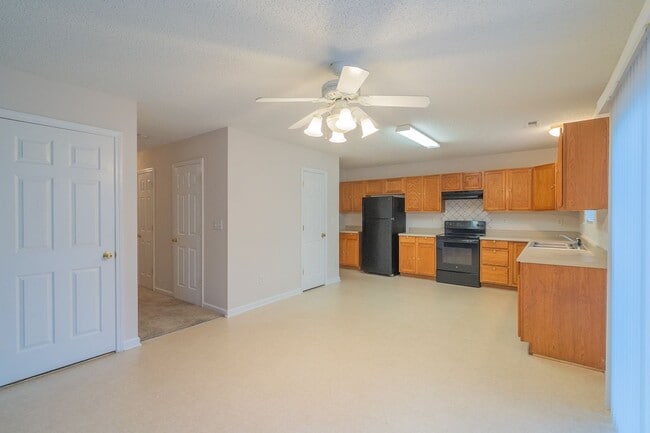 Building Photo - Spacious Home with Oversized Bedrooms & Op...