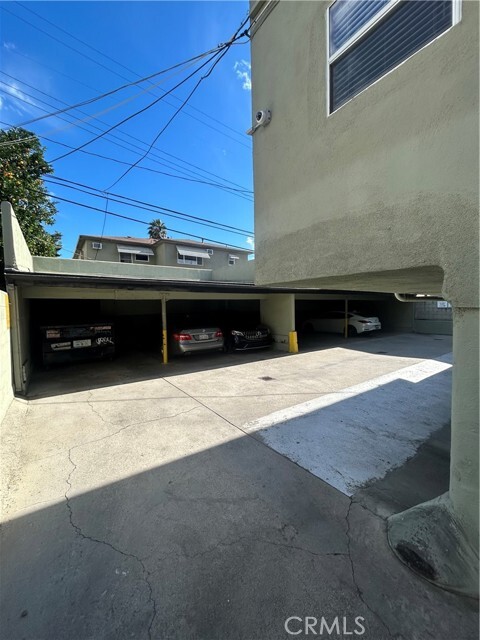 Building Photo - 1818 N Kingsley Dr