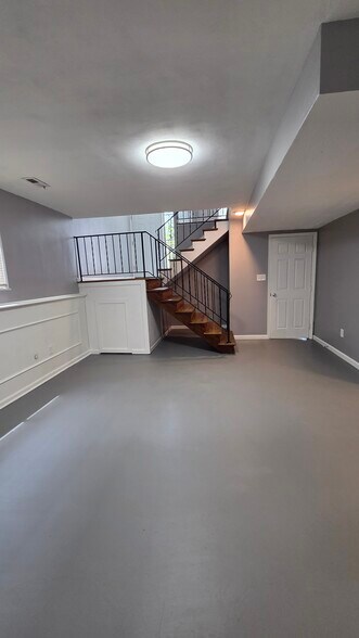 Building Photo - 1380 Catalpa Dr