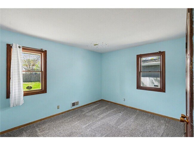 Building Photo - 7617 Lee Ave N