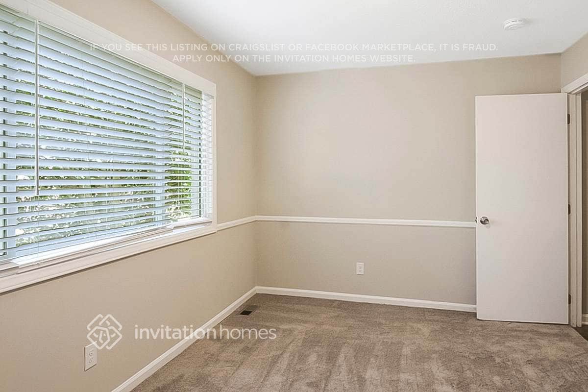 Building Photo - 1404 Falls Church Rd