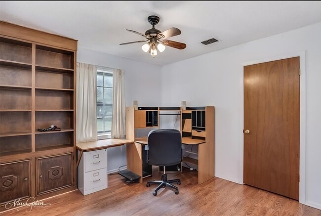 Building Photo - 2201 Hickory Ridge Dr