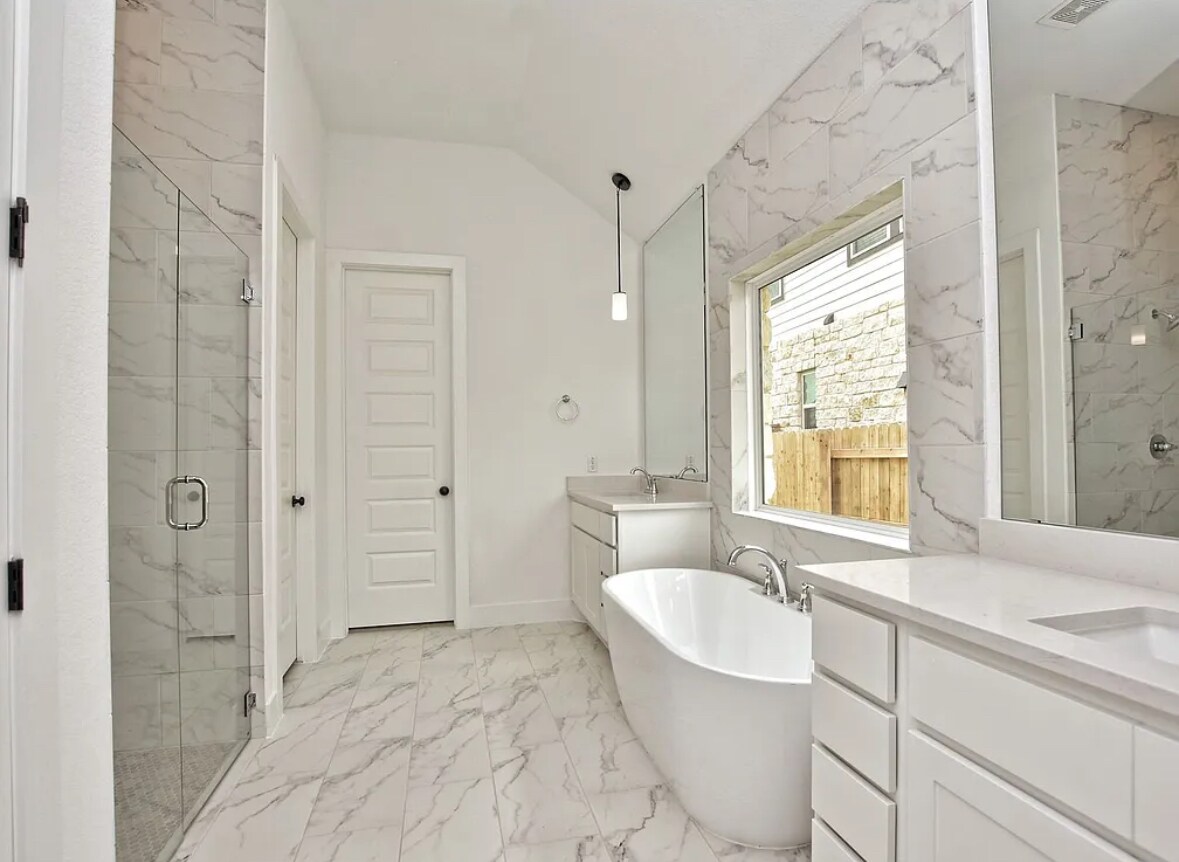 Building Photo - 2233 Nates Pl