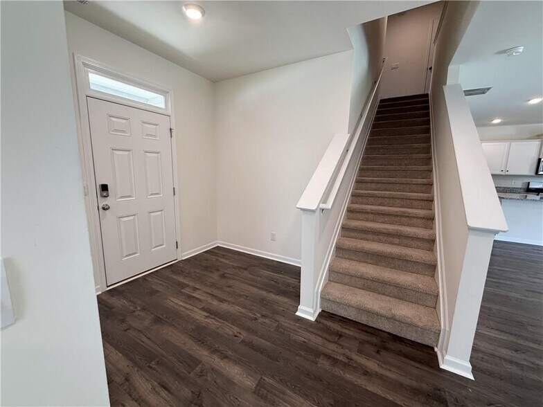 Building Photo - 174 Woodbrook Trl