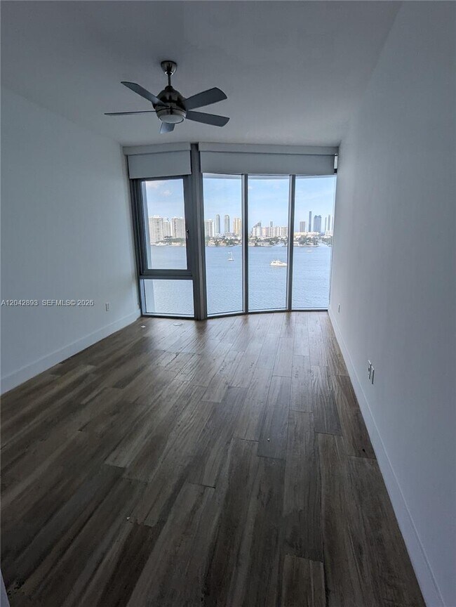 Building Photo - 17111 Biscayne Blvd