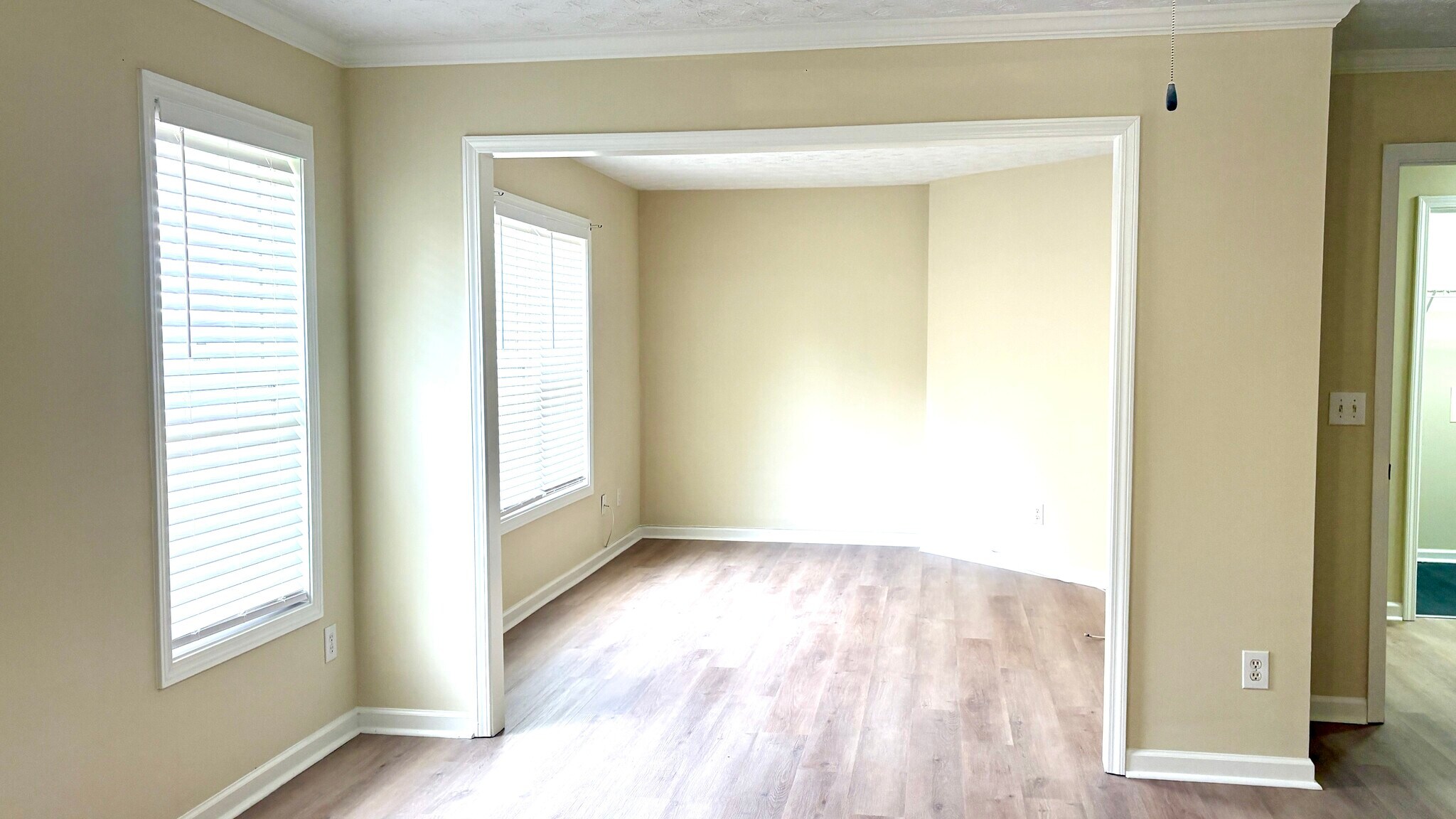 Building Photo - 2336 Pettit Dr