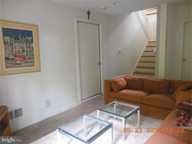 Building Photo - 8 Azalea Ln