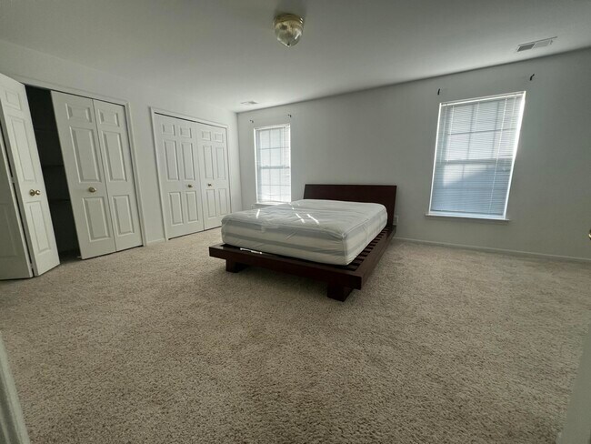 Building Photo - 2782 S Knightsbridge Cir